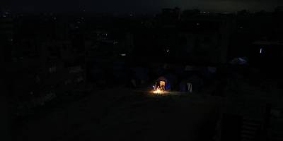 Gazze karanlıkla mücadele ediyor