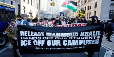 Üniversiteler otoriter taleplere boyun eğiyor