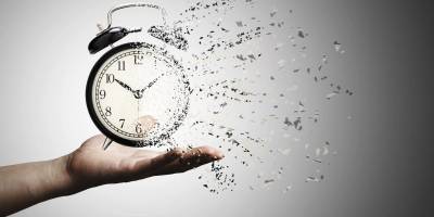 Erteleme Tuzağı: Beynimiz Bizi Nasıl Kandırıyor?