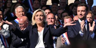 Aşırı sağcılar Paris’te yolsuz Le Pen'e destek gösterisi düzenlendi  