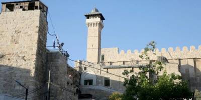 İşgal rejimi Harem-i İbrahim Camisi imamına uzaklaştırma cezası verdi