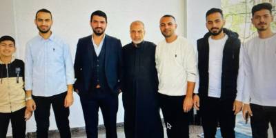 Bu fotoğrafa iyi bakınız!