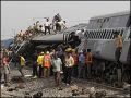 Hindistan'da Trenlere Sabotaj: 71 Ölü