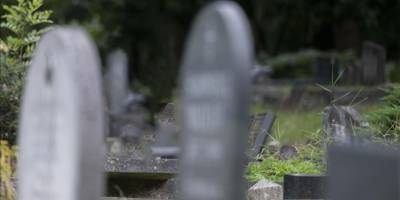 İngiltere'deki mezarlıkta çoğu Müslüman çocuklara ait 85 mezar levhası tahrip edildi