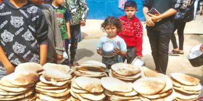 Yiyecekleri sadece küflü ekmek kaldı