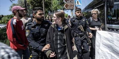 Soykırımı protesto eden 3 İsrailli aktivist gözaltına alındı  