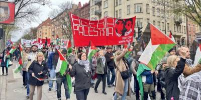 İsveç'te 1 Mayıs gösterilerinde yüzlerce kişi İsrail'in Gazze saldırılarını protesto etti  