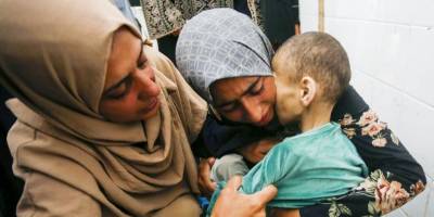 Gazzeliler ya bombalarla ölüyor ya açlıktan tükeniyor