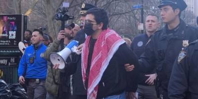 ABD'nin Washington Üniversitesi'nde Filistin'e destek veren yaklaşık 30 göstericiye gözaltı