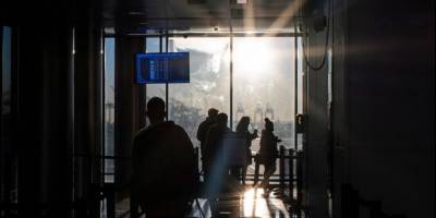 New Jersey'deki Newark havaalanında korku ve gözdağı ile karşılaştık