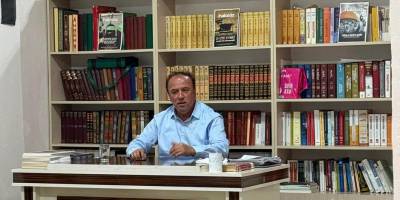 Ali Emre, Hasköy Özgür-Der'de okurlarıyla buluştu