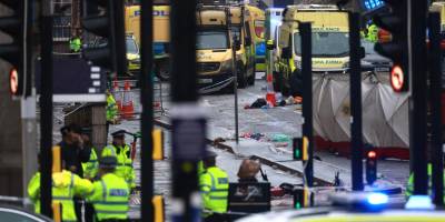 İngiltere'de bir araç kalabalığa daldı