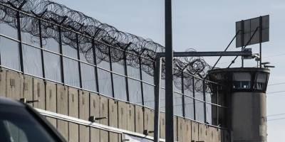 İsrail hapishanelerindeki Filistinli çocuklar, açlık ve darba maruz kalıyor