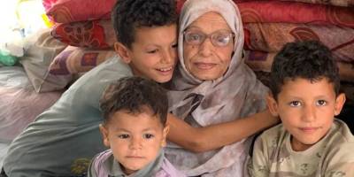 Gazzeli ihtiyar kadın, şehit olan eşini tek başına gömdü