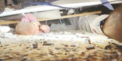 Gazzze'de çocuklar ve bebekler siyonist bombalarıyla katlediliyor