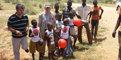 Nijer'de yardım dağıtan iki Türkiye vatandaşı trafik kazasında vefat etti