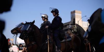 Los Angeles'ta göçmenlerle dayanışma eylemlerini önleyemeyen Trump yönetimi çareyi sokağa çıkma yasağı ilanında buldu
