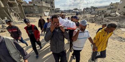 Soykırımcı İsrail yardım bekleyen Gazzelilere saldırdı: 45 şehid