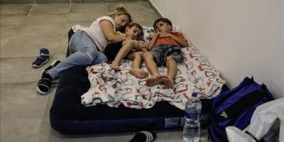 Siyonistler yahudi olmayanları sığınaklara almıyor