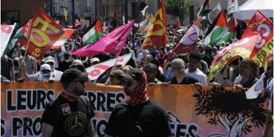 Binlerce kişi Paris Havacılık Fuarı'nda İsrail'in katılımını protesto etti