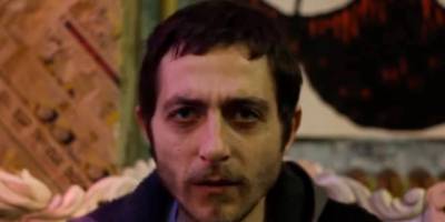 İslam'a hakaret eden bu alçağı şimdi özgürlük naraları ile savunacaklar