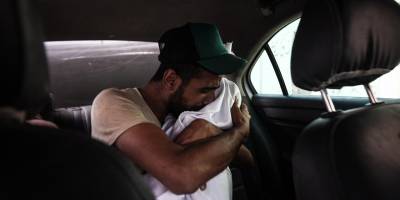 Katil İsrail, Gazze'de yardım bekleyenlere yine saldırdı