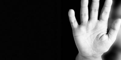 Teşhirciliğe ve yozlaşmaya karşı  ahlakı ve değeri kim belirleyebilir?