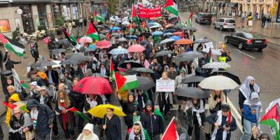 İsveç'te yüzlerce kişi "Filistin'deki soykırım dursun" çağrısıyla yürüdü