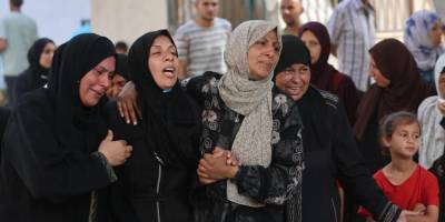 Britanya'nın ‘feministleri’ bombaları alkışlayıp Filistinlilerin acılarını küçümserken