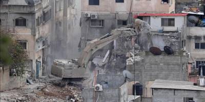 İşgal rejimi Tulkerim Kampı'nda Filistinlilere ait evleri yıkmaya devam ediyor