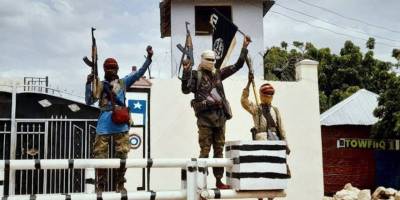 Eş Şebab Somali'de stratejik bir bölgeyi daha ele geçirdi