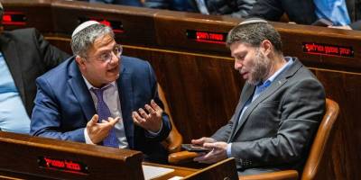 Hollanda 2 siyonist bakana ülkeye giriş yasağı getirdi