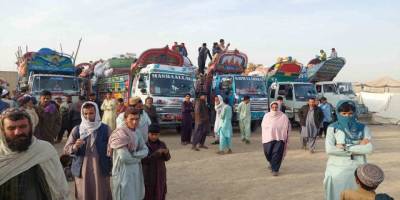 Afganistan, komşu ülkelerin Afganları toplu sınır dışı etmesini kınadı