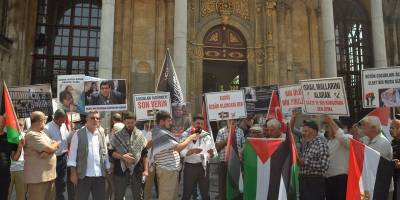 Konya'da Mısır cezaevlerinde kalan mahkumlar için basın açıklaması yapıldı