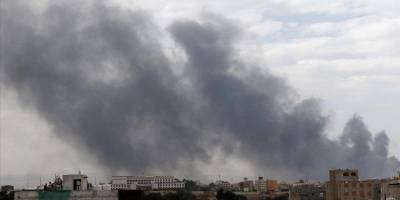 Yemen'in başkenti Sana'da patlamalar duyuldu