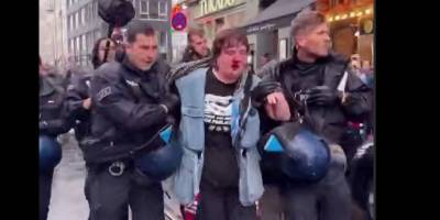 Almanya'da Gazze protestosunda Alman polisi siyonistleri aratmadı