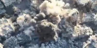 Soykırımcı İsrail, Gazze'de patlayıcı robotlarla sivil binaları havaya uçuruyor