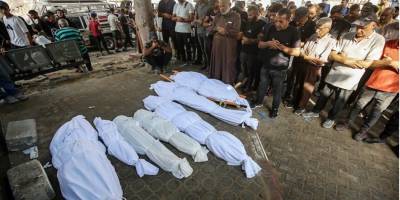 Filistinlilerin açlıktan ölmesi neden birçok kişinin İsrail'in Gazze'de soykırım yaptığını nihayet kabul etmesini sağladı?