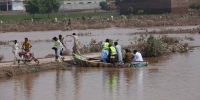 Pakistan'ın Pencap eyaletinde seller nedeniyle yaklaşık 300 bin kişi tahliye edildi