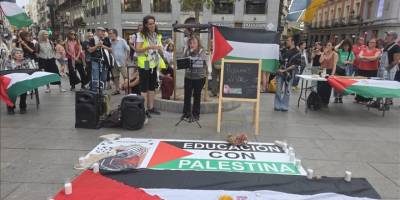 İsrail'in Gazze'de öldürdüğü her çocuğun ismi Madrid'deki 12 saatlik eylemde okundu