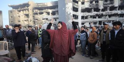 Gazze'de hastane  yataklarında ölüm