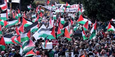 Dünyanın birçok kentinde Gazze’deki soykırıma son verilmesi için gösteri yapılıyor