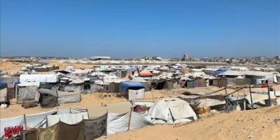 Gazze'de mezarlıklar insanlar için sığınak oldu