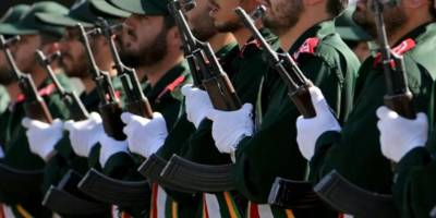 İran'da her yıl düzenlenen askeri geçit töreni bu yıl iptal edildi