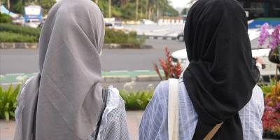 KKTC'de liselerde başörtüsünü serbest bırakan tüzüğü Anayasa Mahkemesi iptal etti