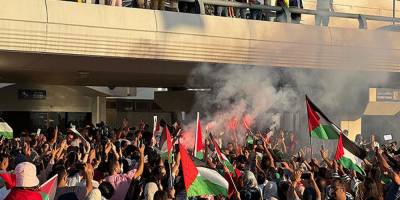 Sumud Filosu'na katılan Tunuslu aktivistler havaalanında karşılandı