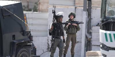 Siyonist İsrail Batı Şeria'da Filistinli bir tutuklunun evini havaya uçurdu