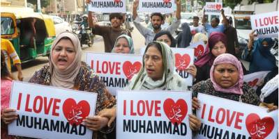 “Muhammed'i (as) seviyorum” dedikleri için suçlanan Hindistan'daki Müslümanlar, hükümetin baskısını kınıyor