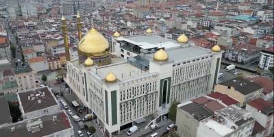İstanbul’da 5 yıldızlı Şii camii açıldı ama Tahran’da Sünniler merdiven altında!