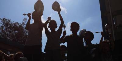 İsrail'in engellemesi nedeniyle UNRWA depolarında Gazze'ye aylarca yetecek gıda bekliyor